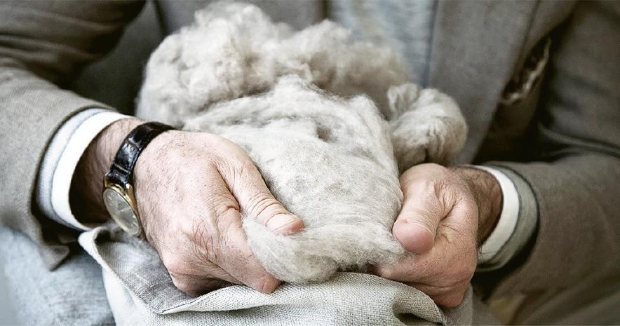羊絨產品--品牌所有的羊絨產品均以手工製成，憑着優質的面料與做工，成為一種超越時間的產品。（品牌提供）