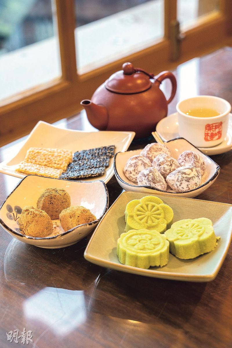 品茶套餐——阿妹品茶套餐（每位300新台幣／約76.5港元），茶葉是阿里山高山茶，附有4款招牌茶點（圖為3人分量茶點）。（梁幹持攝）