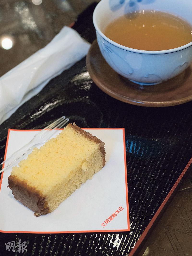 長崎蛋糕是當地名物，文明堂是其中一家老店，小片獨立包裝的蛋糕由129日圓/約7.5港元起。（卓文慧攝）