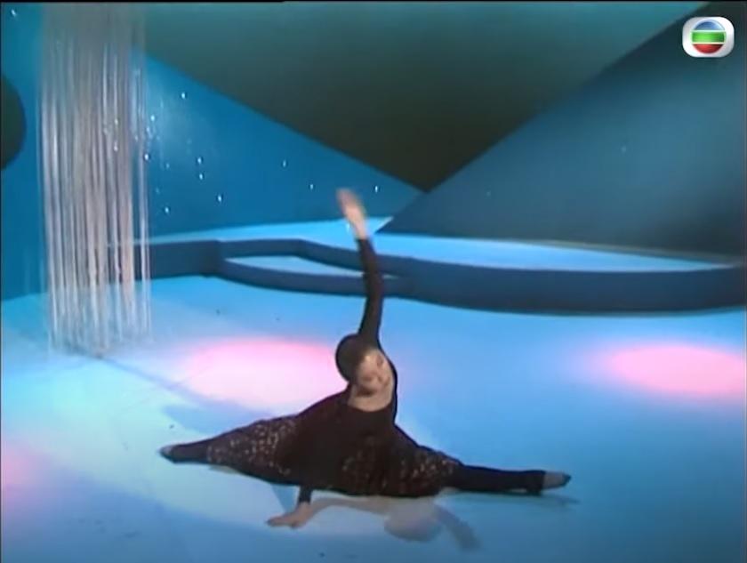 楊紫瓊在《歡樂今宵》大展舞姿。（視頻截圖）