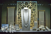 high jewellery：從維多利亞時期到當代 100款古董珠寶慶百周年
