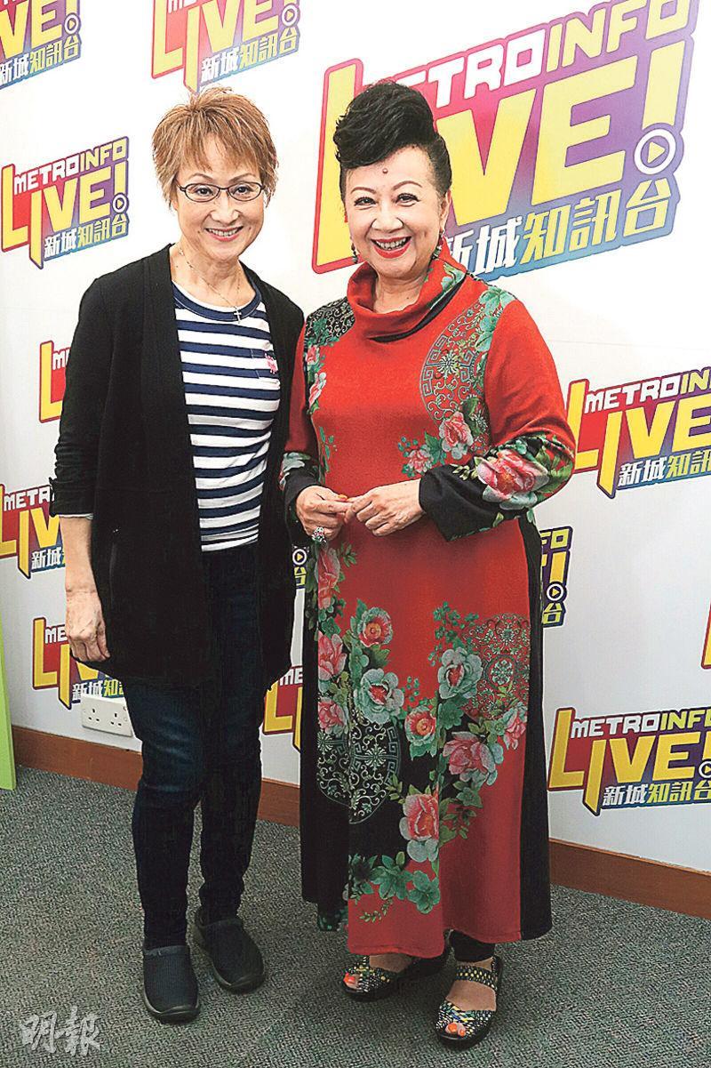 尤雅（左）接受薛家燕（右）主持的電台節目訪問，透露希望跟對方一齊登台。（攝影／記者：鍾一虹）