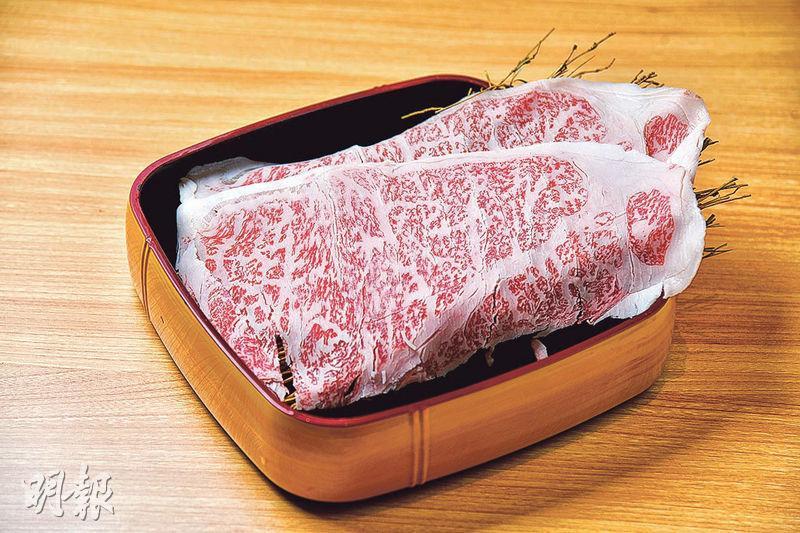 A4西冷牛——日本A4西冷牛肉的肉味清雅，入口即化。（套餐價$398、單點價$330）（黃志東攝）