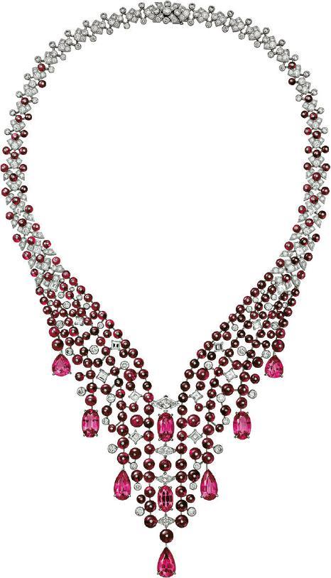 Splendens頸鏈--Beautés du Monde高級珠寶系列Splendens頸鏈，18K白色黃金，鑲嵌尖晶石、鑽石（品牌提供）
