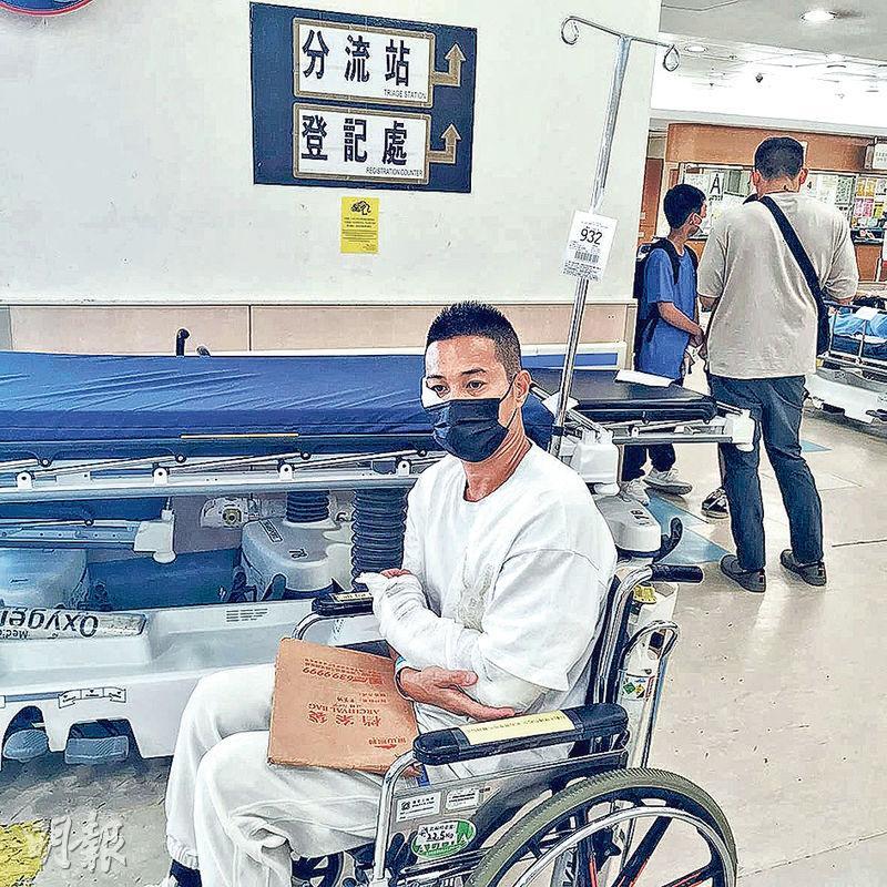 黃竣鋒去年在深圳遇襲後，回港在屯門醫院留醫接受治療。（資料圖片）