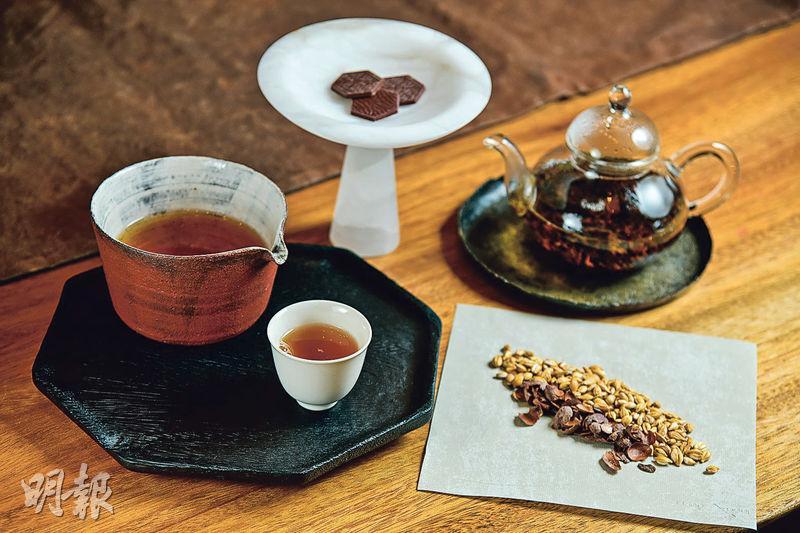 紅烏龍搭配朱古力，提升茶的潤澤度。（黃志東攝）