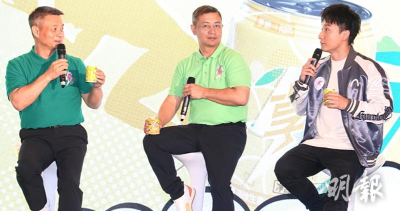 （左起）奧運金牌得主李小雙、前國家體操隊隊員李大雙跟方力申好好傾。（鍾一虹攝）
