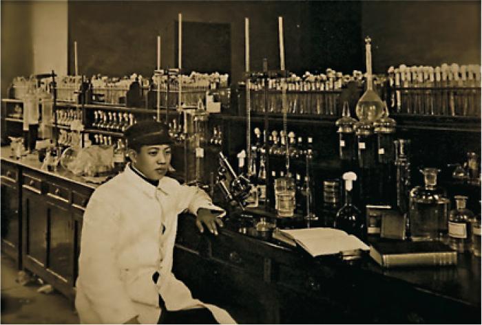 佐藤卯三郎--佐藤卯三郎發現及分離了6號酵母，為新政酒造奠下發展基礎。（官網圖片）