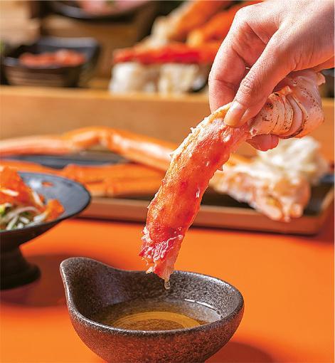 肥美蟹腳--在FUMI的日式早午餐及晚市放題中，另加$88便可任食鱈場蟹腳。（餐廳提供）