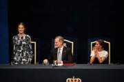 2022年10月28日，西班牙國王費利佩六世（中）與王后萊蒂西亞（右），以及Princess Leonor（左）。（法新社）