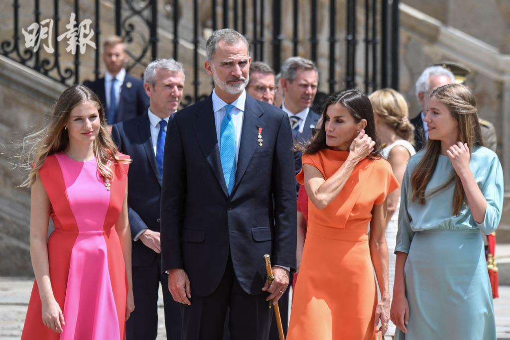 2022年8月1日，西班牙國王費利佩六世（Felipe VI）一家四口出席活動。（法新社）