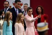 西班牙王后萊蒂西亞（Queen Letizia，右二起）及兩名女兒：Princess Leonor及Princess Sofia（法新社）