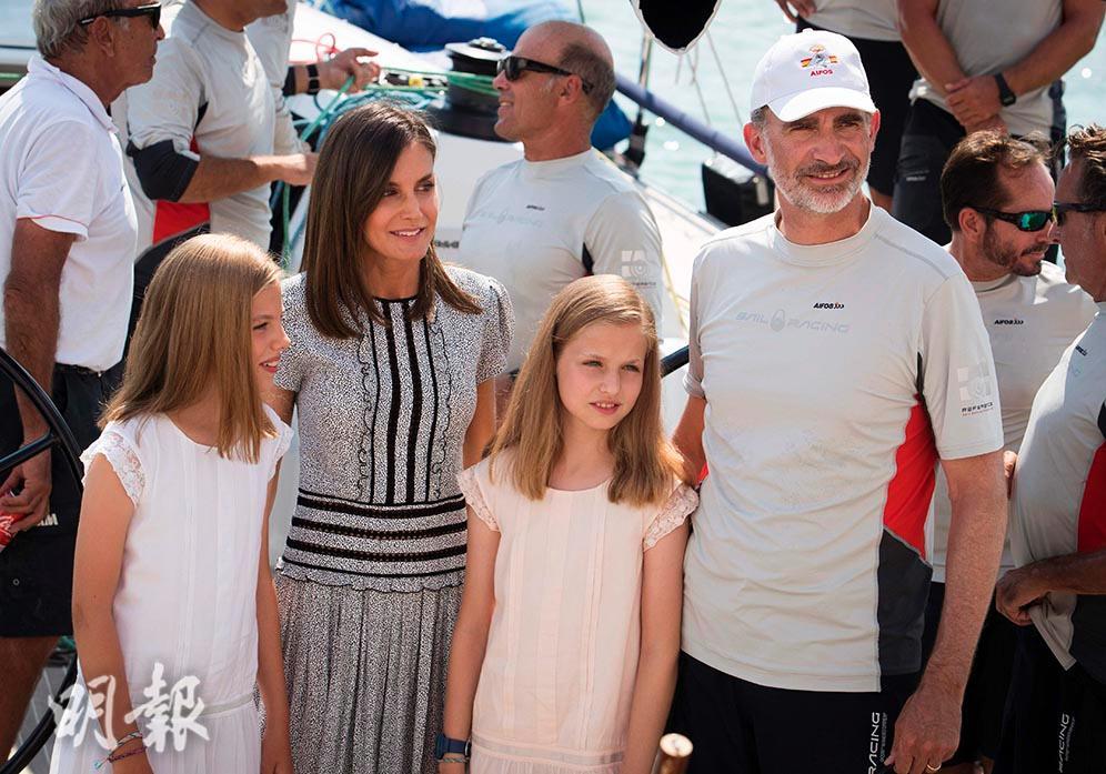2018年8月4日，（左起）小公主蘇菲亞（Princess Sofia）、王后萊蒂西亞（Queen Letizia）、長公主萊昂諾爾（Princess Leonor）、國王費利佩六世（Felipe VI）（法新社）