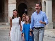 2018年7月29日，（左起）王后萊蒂西亞（Queen Letizia）、小公主蘇菲亞（Princess Sofia）（後方）、長公主萊昂諾爾（Princess Leonor）、國王費利佩六世（Felipe VI）（法新社）