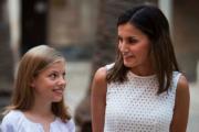 2018年7月29日，小公主蘇菲亞（Princess Sofia）（左）、王后萊蒂西亞（Queen Letizia）（右）（法新社）