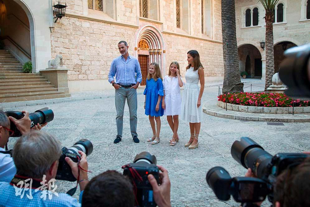 2018年7月29日，（左起）國王費利佩六世（Felipe VI）、長公主萊昂諾爾（Princess Leonor）、小公主蘇菲亞（Princess Sofia）、王后萊蒂西亞（Queen Letizia）（法新社）