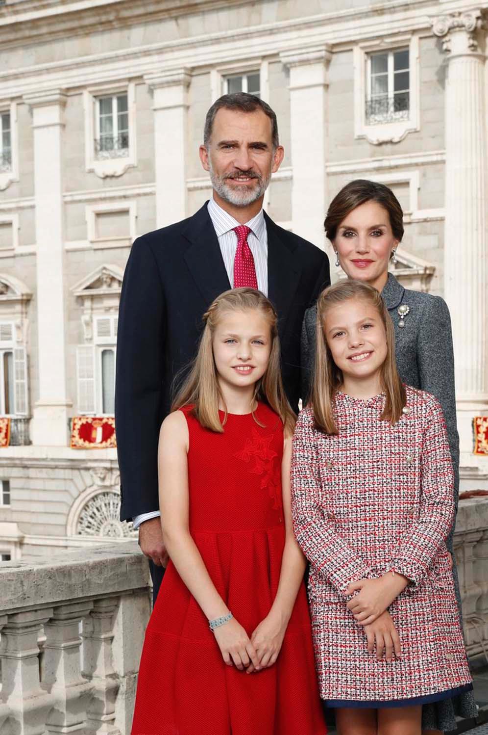 2017年12月17日，西班牙王室為聖誕節賀卡合照（Casa de S.M. el Rey twitter圖片）