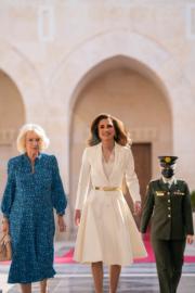 2021年11月16日，英國王后卡米拉（前排左）和約旦王后Rania（前排右）（Queen Rania facebook圖片）