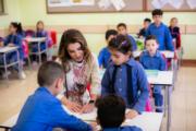 2019年9月，約旦王后Rania探訪學校。（Queen Rania facebook圖片）
