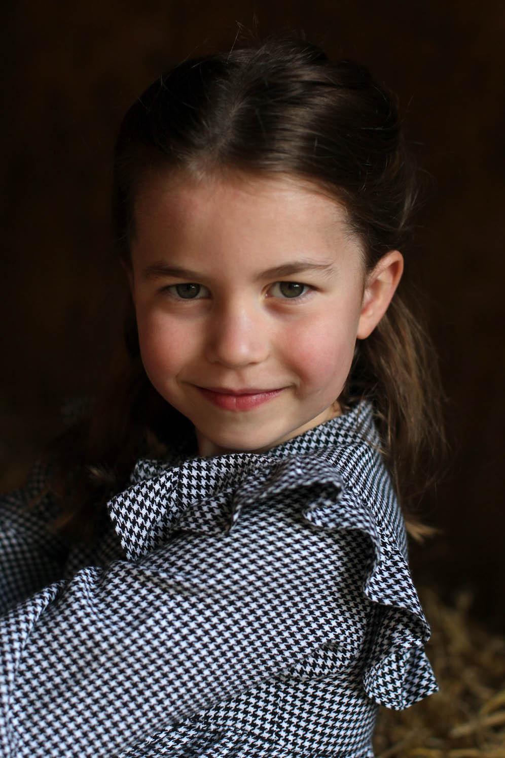 2020年5月2日夏洛特小公主5歲生日，肯辛頓宮提前發放夏洛特的近照。（肯辛頓宮Twitter圖片）