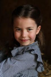2020年5月2日夏洛特小公主5歲生日，肯辛頓宮提前發放夏洛特的近照。（肯辛頓宮Twitter圖片）