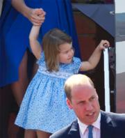 2017年7月19日，英國劍橋公爵伉儷威廉王子一家，飛抵德國柏林。 (法新社)