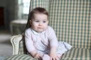 英國夏洛特小公主快7個月大了。圖片由夏洛特母親劍橋公爵夫人凱特於11月初在諾福克郡家中拍攝。（英國王室facebook圖片)