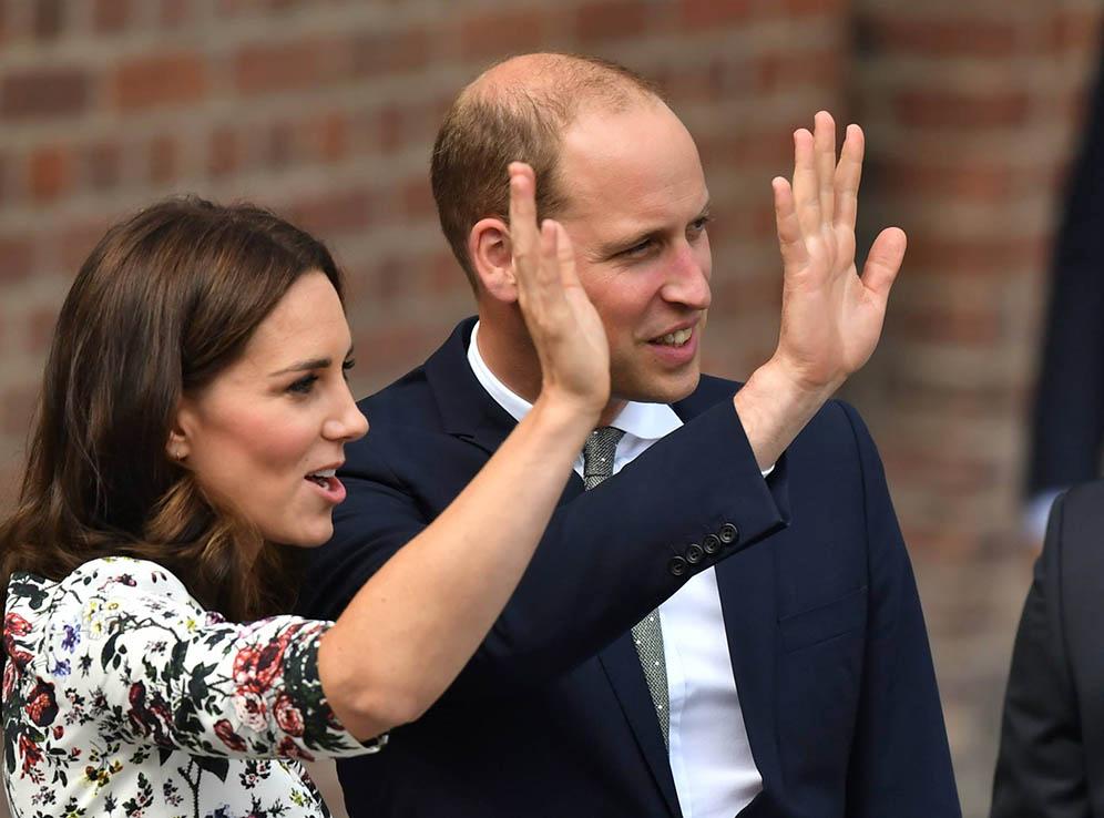 2017年7月，凱特與威廉（The Royal Family facebook圖片）