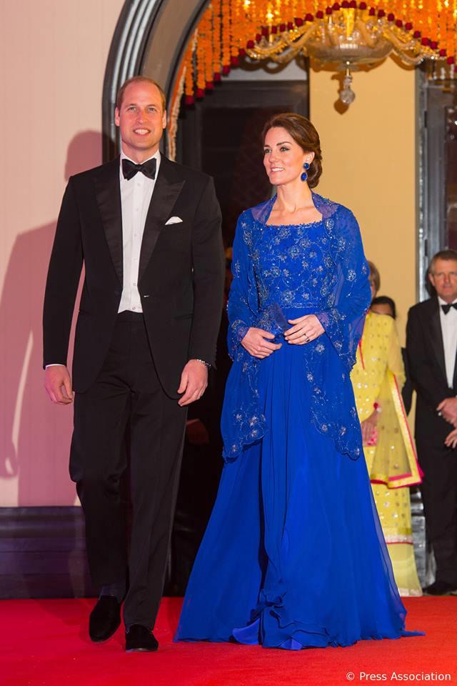 2016年，威廉王子與凱特外訪。（The Royal Family facebook/Press Association）
