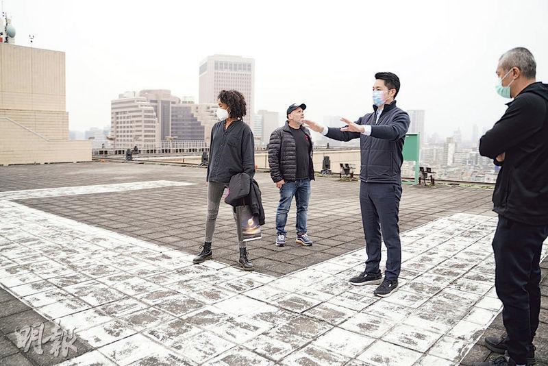 洛比桑太太維珍妮（左）兼電影監製，今年2月曾到台北睇景，當時台北市長蔣萬安在社交平台公開了照片。