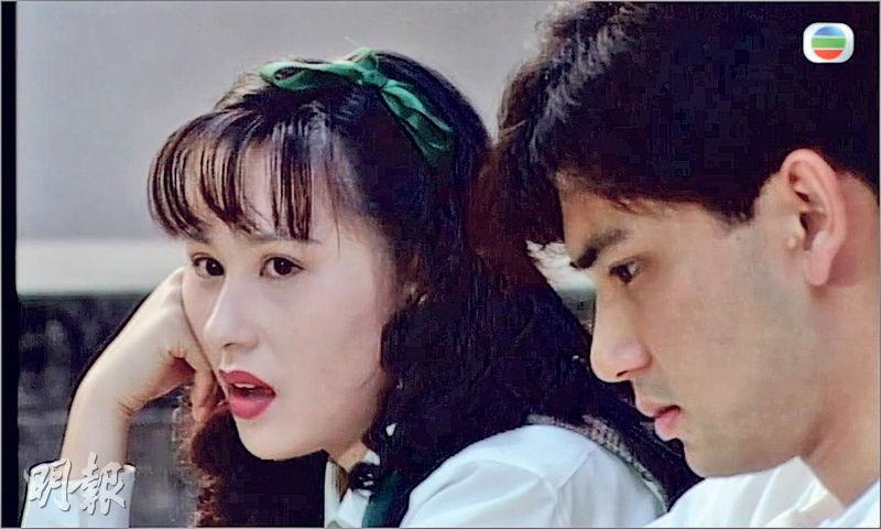 江欣燕（左）出道不久已擔正女主角，圖為1993年與林文龍合演TVB劇《精武五虎》。（資料圖片）