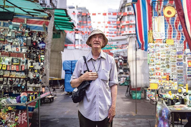 今年76歲的胡頌恆神父在1985年來港，2000年代末開始服務廟街一帶，至今14載。（馮凱鍵攝）