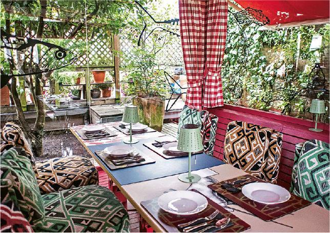 在聖地亞哥德孔波斯特拉主教座堂附近已有兩間米芝蓮1星餐廳，Casa Marcelo以亞洲及中南美洲fusion菜聞名，餐廳其中一個用餐空間更有植物包圍。（卓文慧攝）