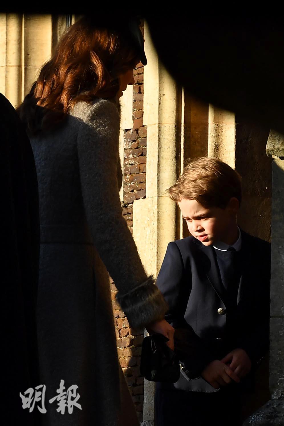 2019年12月25日，英國喬治小王子首次出席王室聖誕崇拜。（法新社）