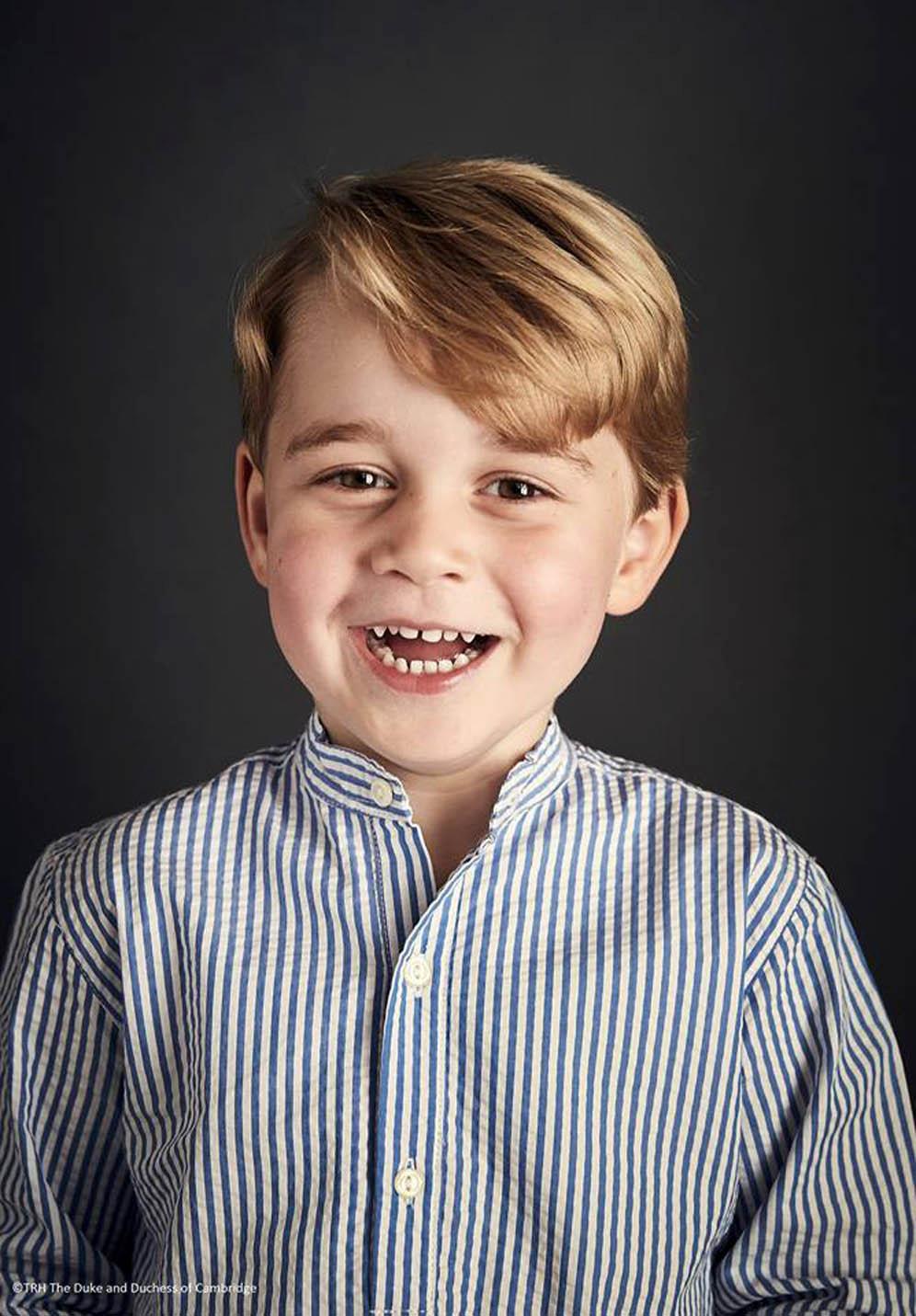 2017年7月22日，喬治小王子4歲生日，英國王室當日發布喬治於6月底在肯辛頓宮拍攝的照片。照片由Getty Images王室攝影師Chris Jackson拍攝。（The Royal Family facebook）