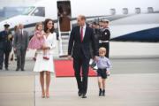 2017年7月17日，威廉王子一家外訪，抵達波蘭。 (法新社)