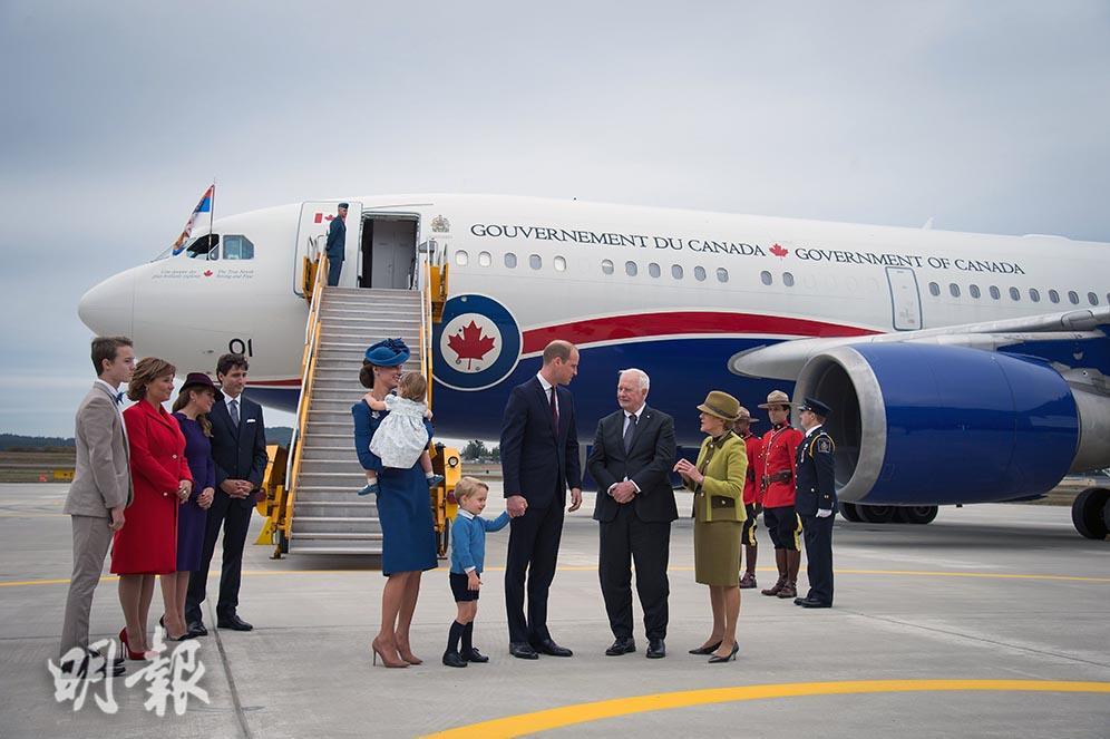 英國劍橋公爵伉儷威廉王子和凱特一家四口外訪加拿大。（2016年9月24日法新社圖片）