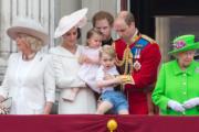 喬治小王子出席英女王90歲官方生日的盛大閱兵儀式。（法新社）