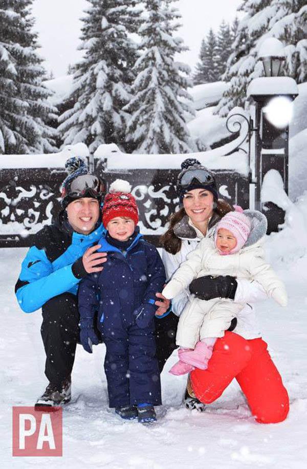 英國劍橋公爵伉儷威廉王子和凱特、喬治小王子、夏洛特小公主在法國阿爾卑斯山享受滑雪假期。(2016年3月7日The British Monarchy facebook圖片)