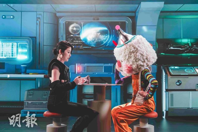 陳慧琳在MV中飾演來自遠古神秘星願族的「Captain K」，與太空飛行員同伴星星兔遊走宇宙間不同的星球，尋找用心許願的人，為他們實現願望。（大會提供）