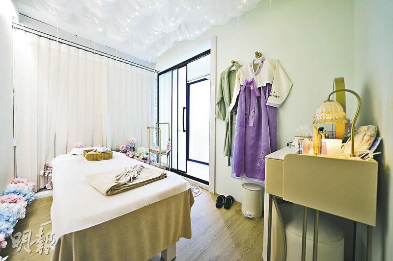 北角Health+Club備有淋浴間，方便客人做完身體磨砂後淋浴。（黃志東攝）