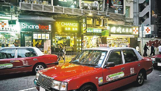香港人口老化嚴重，年長職業司機的視力健康亦成為公眾關注的問題。（法新社）