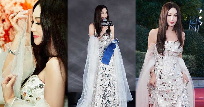 溫碧霞出席在杭州舉行的「時髦青年三週年年度頒獎禮」，她榮獲「風格女演員」獎。（大會提供）