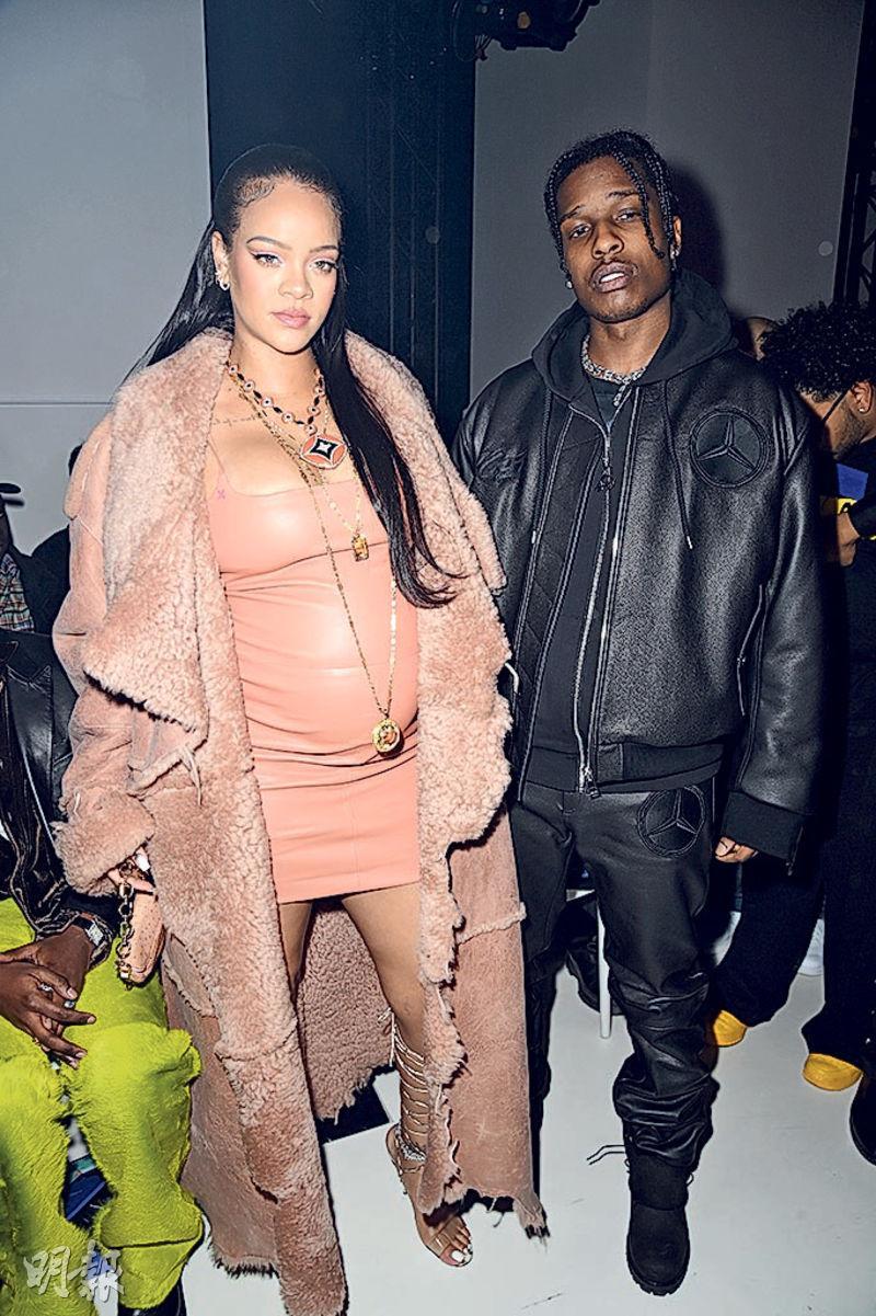 挺着孕肚的Rihanna（左）早前偕男友A$AP Rocky（右）出席活動，本月初已低調誕下第2胎，母子平安。