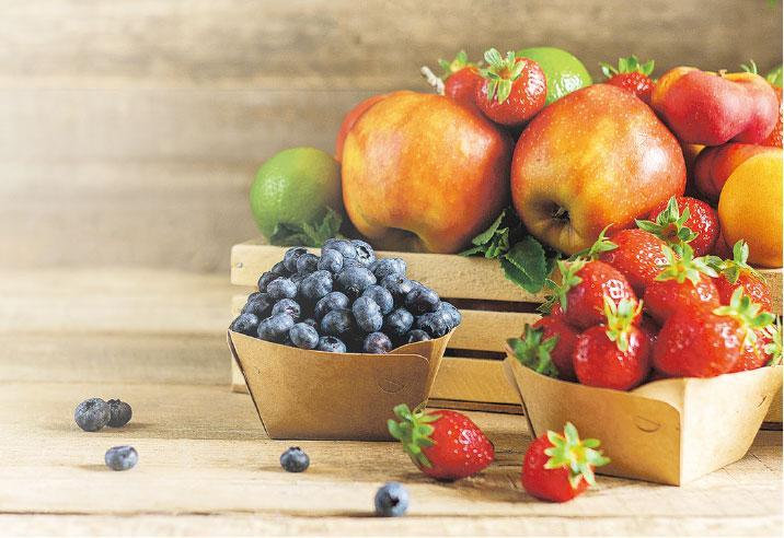 農藥殘餘——2023年農藥殘餘量最高的12款蔬果（dirty dozen）中，士多啤梨連續8年「稱冠」，藍莓和蘋果亦上榜。（Dziuba Volodymyr@iStockphoto）