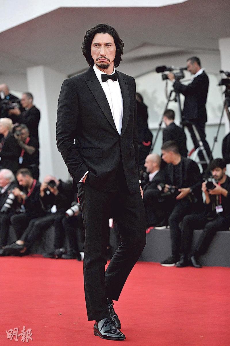 《Ferrari》獲得演員公會臨時協議，男主角阿當戴華親自出席威尼斯影展舉行的首映禮及記者會，開腔力撐演員公會。（法新社）