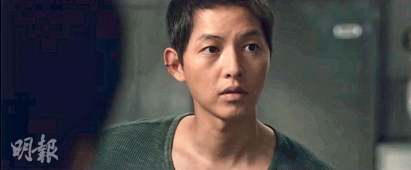 宋仲基主演新片《禍亂》下月在韓國上映，剛榮升爸爸的他未知可會帶同兒子一起宣傳。