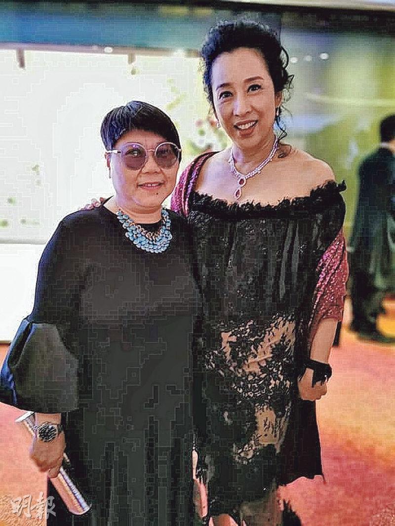 大哥賢（左）見證港姐妝容變遷，在歷代冠軍中，朱玲玲是她心目中最靚港姐。（受訪者圖片）