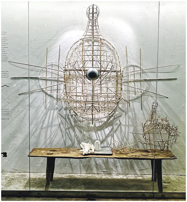 「SIDE SPACE」展出杜煥作品《光前裕後》。（作者攝）