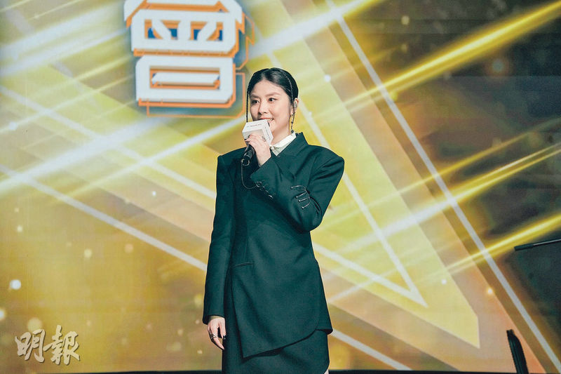陳慧琳參與保險公司舉行的音樂會，為巡唱「預演」。